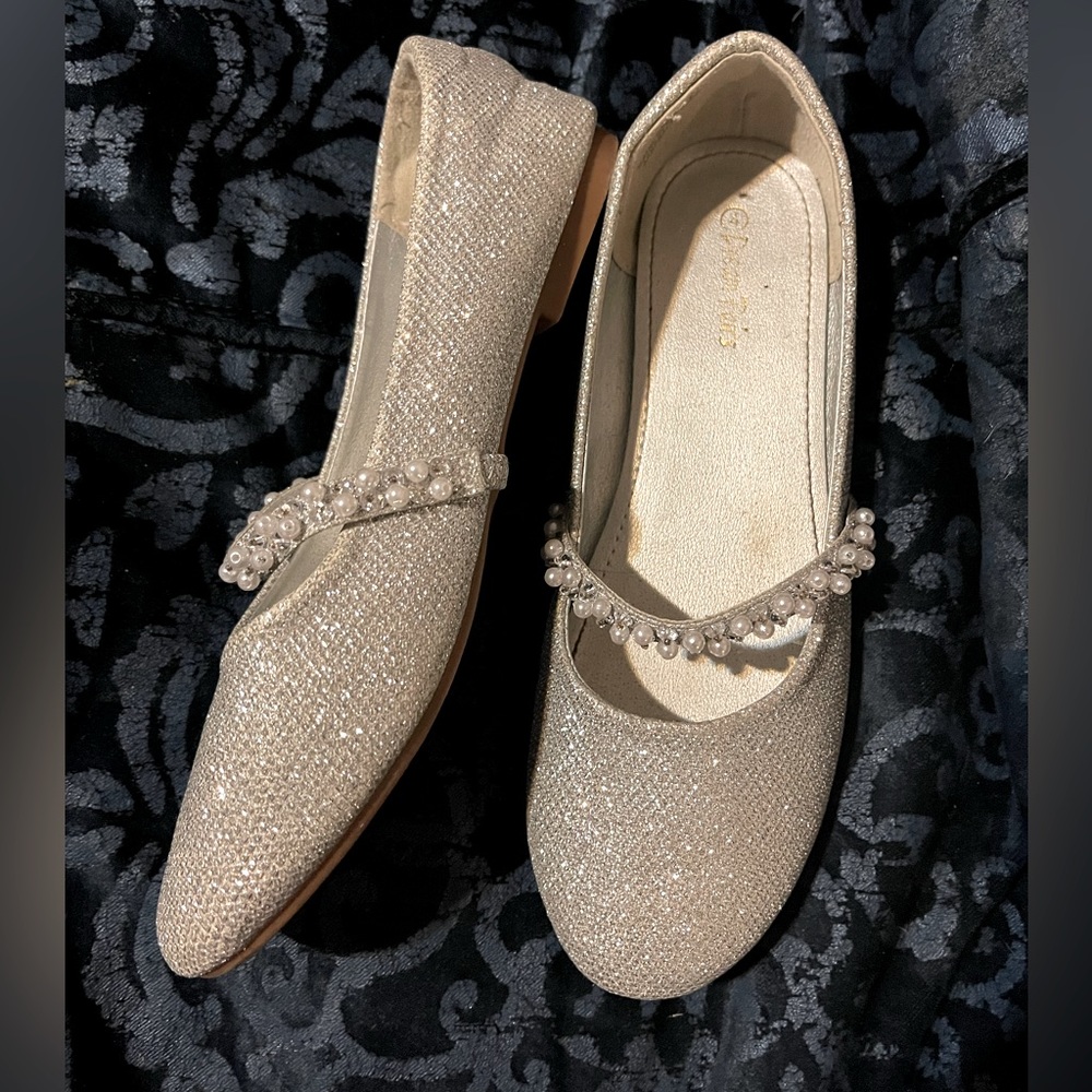 Girls Dream Pairs Fancy ballet style dress shoes sz 4